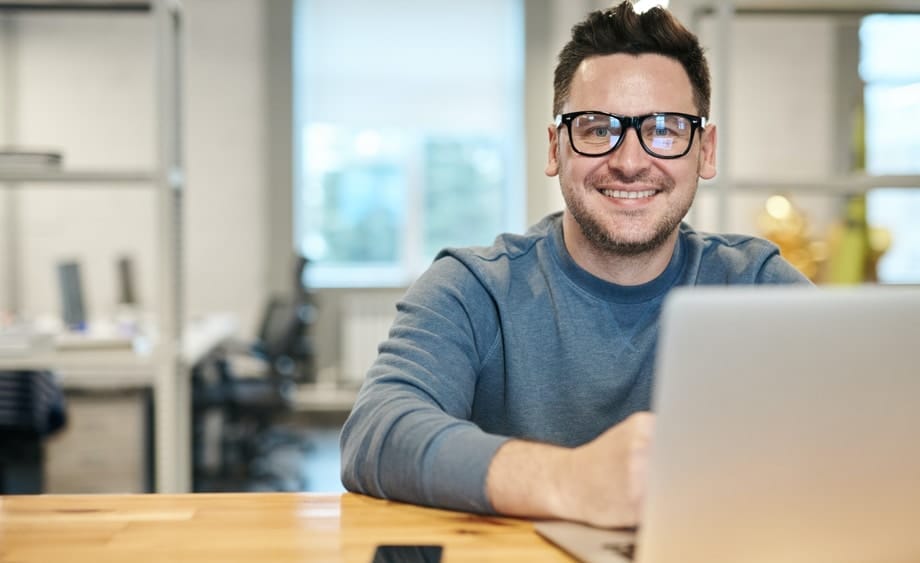 Try These Posture, Stretching and Exercise Tips While You’re Teleworking Image