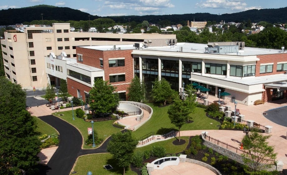 Physical Rehabilitation Plays Key Role in COVID-19 Recovery Image